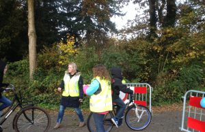 Op voeten en fietsen naar school