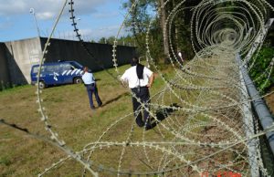 Protest tegen uitbreiding AOC