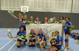 Dames 2 kampioen Volleyball