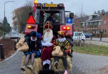 Sinterklaas op bezoek bij Carolusschool