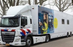 Mobiel media lab op het Den Berghplein Soesterberg Mobiel media lab op het Den Berghplein Soesterberg