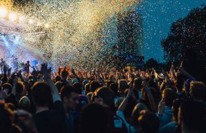 Dorpsfeest met forse kosten en discussie Beeld ter illustratie