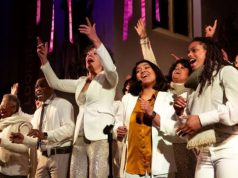 Kerstconcert Soesterberg brengt heden en verleden samen Het koor van Edith Casteleyn hedendaags