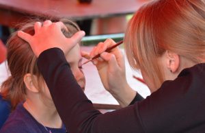 Feestelijke Start van 2025 in De Basis Soesterberg Laat je bijvoorbeeld Schminken?