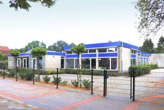 Tijdelijke noodlokalen voor Postiljonschool in Soesterberg foto: Christelijke Basisschool De Postiljon