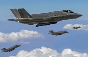 Missing-men formation tijdens Dodenherdenking Soesterberg Missing-men formation tijdens Dodenherdenking Soesterberg