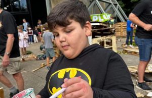 Huttenbouw hét zomerevenement voor jonge bouwers in Soesterberg Foto: Stichting Balans - Huttenbouw is hét zomerevenement voor jonge bouwers in Soesterberg