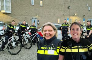 Wisseling van de wacht bij wijkagenten Soesterberg Lia Hooijer en Laura van de Kraats, nieuwe wijkagenten Soesterberg