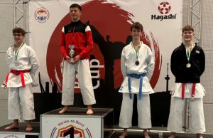 Karateteam uit Soesterberg op het podium Karateteam uit Soesterberg op het podium