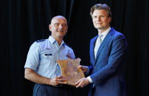 Oprichting militair ruimtedomein in Soesterberg Bron: Defensie.nl - Generaal Steur en Defensieminister Brekelmans