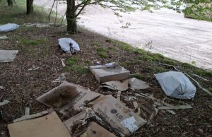 Afvaldumping in Soesterberg neemt toe tijdens zomervakantie Foto: Johan Pel - Afvaldumping in Soesterberg neemt toe tijdens zomervakantie