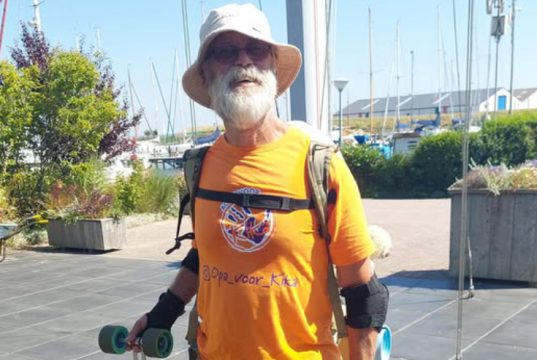 Soesterberger gaat voor 1350 km op zijn longboard Foto: Facebook- Soesterberger gaat voor 1350 km op zijn longboard