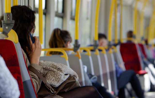 Korting op OV voor mensen met een laag inkomen!