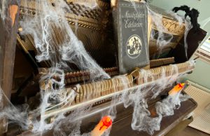 Leven in de brouwerij bij de Drie Eiken Soesterberg Alles is griezelig versierd!