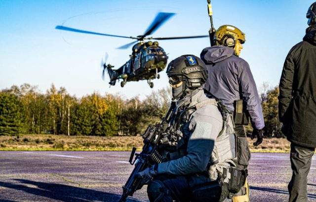 Foto: Defensie - De BSB vierde 50-jaar bestaan op vliegbasis Soesterberg