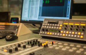 Eemland1 en Nieuwsplein33 ontvangen 500.000 euro subsidie Eemland1 en Nieuwsplein33 ontvangen 500.000 euro subsidie