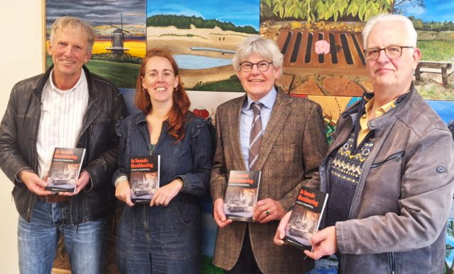 Rick Mast, Wethouder Sterenberg, Martijn da Costa en Rene van Hal (v.l.n.r.) Rick Mast, Wethouder Sterenberg, Martijn da Costa en Rene van Hal (v.l.n.r.)