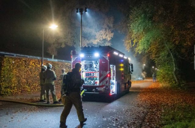 Foto: Giovanni van Erven - Auto volledig uitgebrand in Huis ter Heide