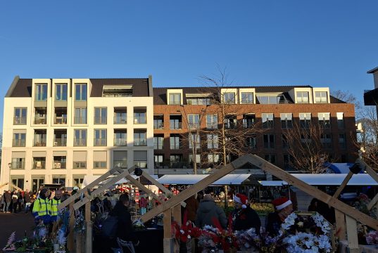 Zonnige kerstmarkt brengt Soesterberg samen Zonnige kerstmarkt brengt Soesterberg samen