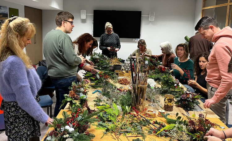 Creativiteit centraal tijdens kerstworkshop in De Basis Soesterberg