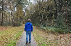 Oproep dader verkrachting in Panbos 2009 Acteur speelt situatie in 2009 na voor Opsporing Verzocht