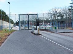 Stille wake bij het Detentiecentrum op de grens van Soesterberg Stille wake bij het Detentiecentrum op de grens van Soesterberg