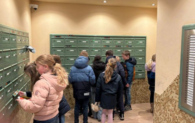 Leerlingen verrassen bewoners de Drie Eiken Soesterberg