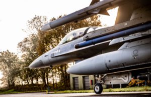 Soesterberg krijgt iconisch jachtvliegtuig de F-16 Falcon Foto: Defensie.nl - Soesterberg krijgt iconisch jachtvliegtuig de F-16 Falcon