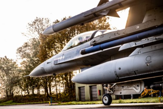 Soesterberg krijgt iconisch jachtvliegtuig de F-16 Falcon Foto: Defensie.nl - Soesterberg krijgt iconisch jachtvliegtuig de F-16 Falcon