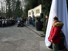 Holocaustmonument onthuld op Verzetsplein in Soest Foto: Jaap van den Broek - Holocaustmonument onthuld op Verzetsplein in Soest