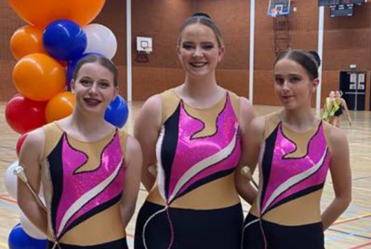 Succesvolle NK-dag voor Show- en Twirlteam Soesterberg Elize de Kruif, Nadine van Drie en Susan Jansen
