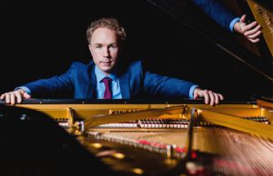 Ralph van Raat brengt pianoprogramma naar Soest Ralph van Raat brengt pianoprogramma naar Soest