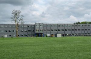 Politiek uit zorgen over mogelijke verlenging AZC Kamp van Zeist Foto: Johan Pel - Politiek uit zorgen over mogelijke verlenging AZC Kamp van Zeist