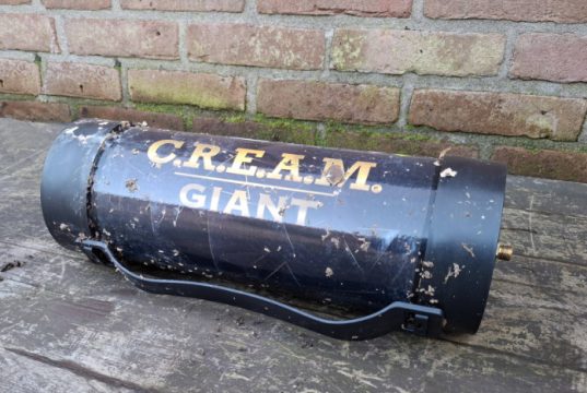 Zorgen over straatafval en lachgasdumpingen in Soesterberg Straatafval en dumpen van lachgas cilinders zorgwekkend in Soesterberg