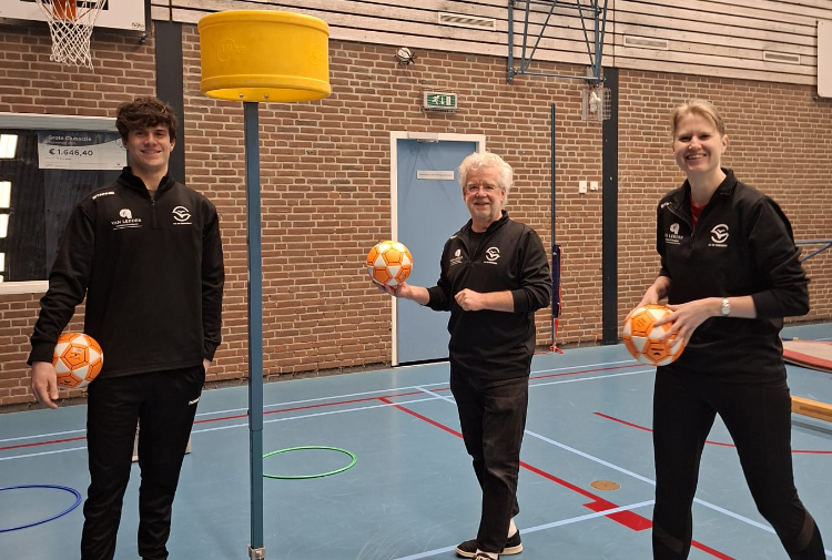 Korfbalclinics op zeven scholen in Soest