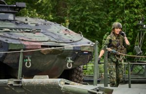 Koningin Maxima start carrière bij KPU in Soesterberg Foto: Koninklijke Landmacht / Facebook - Koningin Maxima als militair in actie
