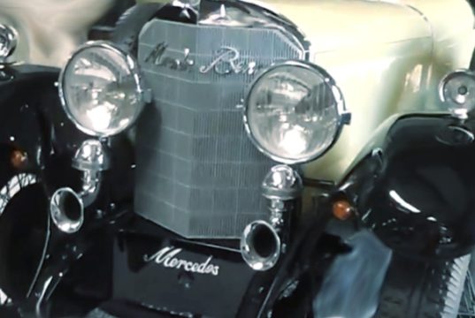 Antiek bij opgravingen op vliegbasis Soesterberg Mercedes 630 Museumstuk ter illustratie