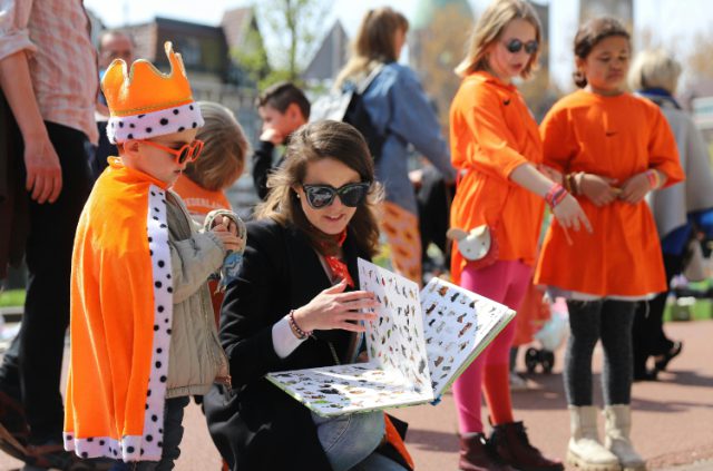 Ook kleedjesmarkt op Orionplein Sterrenberg Ook kleedjesmarkt op Orionplein Sterrenberg
