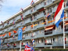 Koningsdag met tompouce en traditie in de Drie Eiken Soesterberg Koningsdag met tompouce en traditie in De Drie Eiken