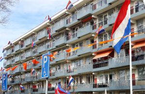 Koningsdag met tompouce en traditie in de Drie Eiken Soesterberg Koningsdag met tompouce en traditie in De Drie Eiken