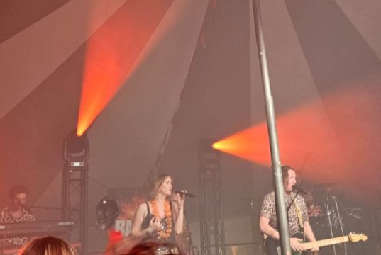 Geslaagde start van Koningsdag met feestelijke Koningsnacht Geslaagde start van Koningsdag met feestelijke Koningsnacht