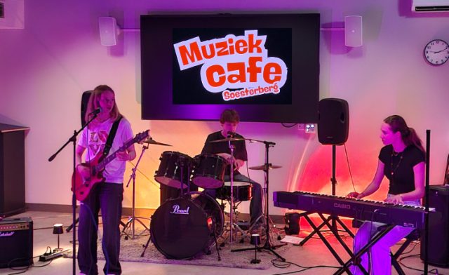 Jongeren zetten muziekcafé op zijn kop in Soesterberg