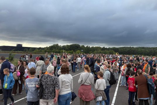 Drukbezochte jubileumeditie Avondvierdaagse Soesterberg Drukbezochte jubileumeditie Avondvierdaagse Soesterberg