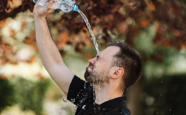 Morgen tropische hitte van 35 graden in Soesterberg